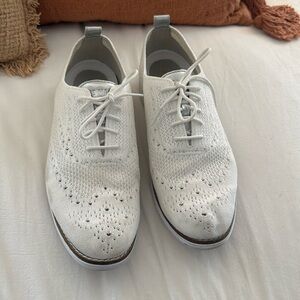 Cole Haan Women’s OriginalGrand Stitchlite Wingtip Oxford White Size 9